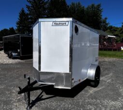 2027 Haulmark Passport Deluxe 5 x 8 Enclosed Trailer-2,990 GVW, 5’6″ Interior, V-Nose, Side Swing Door (PP58S2-D)-White