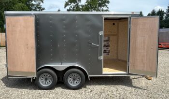 2024 HAULMARK PASSPORT DELUXE 7×14 ENCLOSED CARGO TRAILER-7,000 GVW 6’6″ INTERIOR, V-NOSE, ELECTRIC BRAKES AND REAR BARN DOORS(PP714T2-D) full