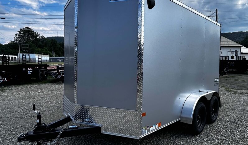2026 HAULMARK PASSPORT DELUXE 7′ x 12′ ENCLOSED CARGO TRAILER-7,000 GVW, 7’0″ INTERIOR, V-NOSE, ELECTRIC BRAKES AND RAMP DOOR (PP712T2-D)-SILVER full