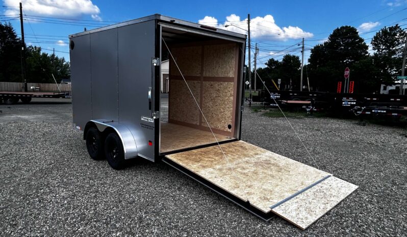 2026 HAULMARK PASSPORT DELUXE 7′ x 12′ ENCLOSED CARGO TRAILER-7,000 GVW, 7’0″ INTERIOR, V-NOSE, ELECTRIC BRAKES AND RAMP DOOR (PP712T2-D)-SILVER full