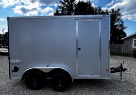 2026 HAULMARK PASSPORT DELUXE 7′ x 12′ ENCLOSED CARGO TRAILER-7,000 GVW, 7’0″ INTERIOR, V-NOSE, ELECTRIC BRAKES AND RAMP DOOR (PP712T2-D)-SILVER