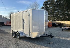 2026 HAULMARK PASSPORT DELUXE 7×12 ENCLOSED CARGO TRAILER-7,000 GVW V-NOSE, 7′ INTERIOR, 6’6″ RAMP DOOR (PP712T2-D)-GRAY